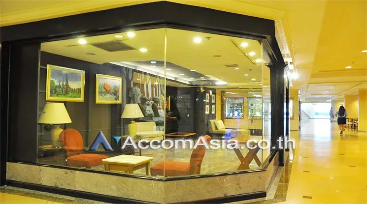 4  Retail / Showroom For Rent in Ploenchit ,Bangkok BTS Chitlom at President Tower AA11736